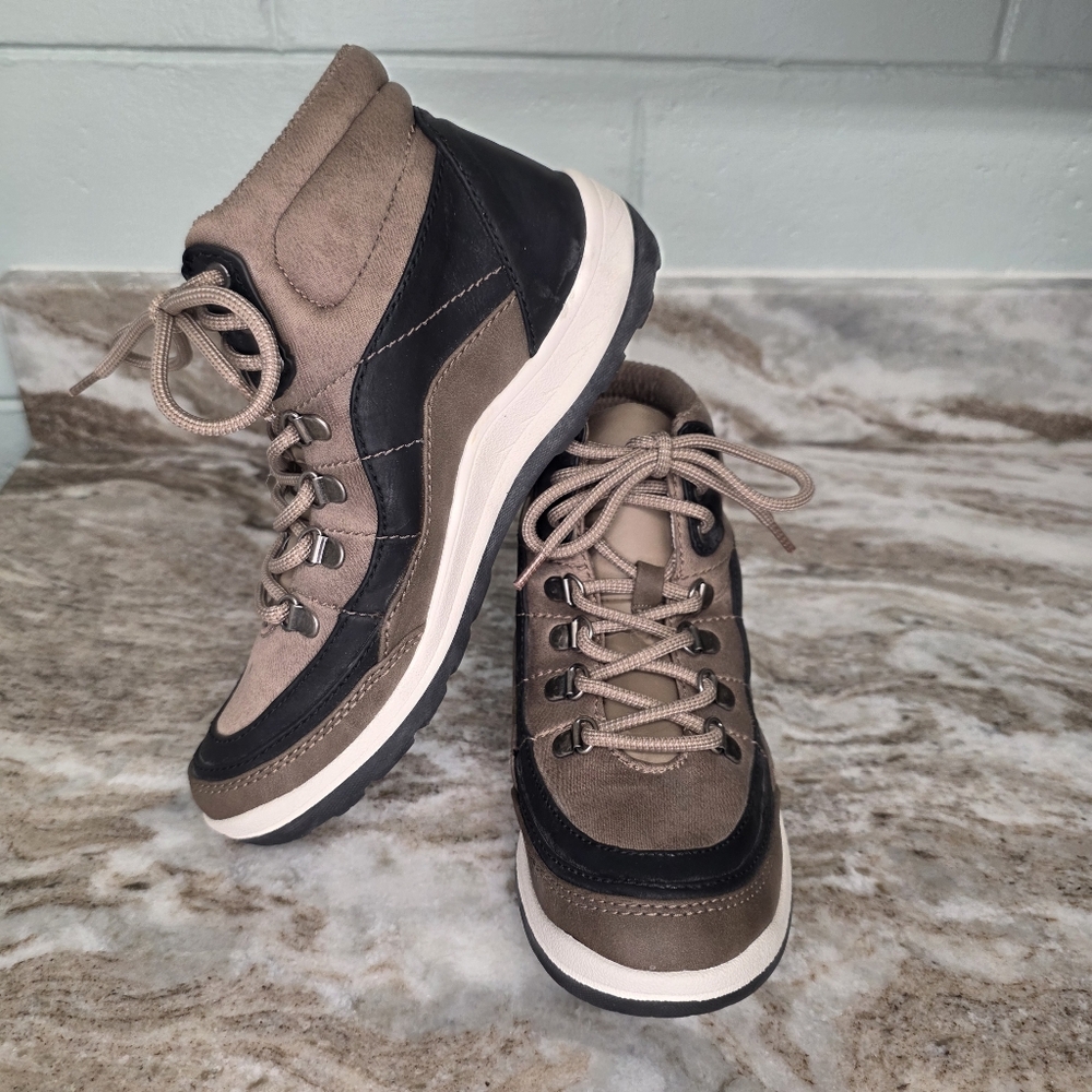 Bare Traps Kamber Lace Up Hiking Boot Taupe Women's Size 7 New